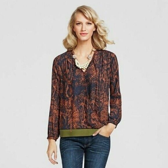 CAbi
Navy Rust Snake Print Border Wrap Blouse Top Small - Picture 4 of 8
